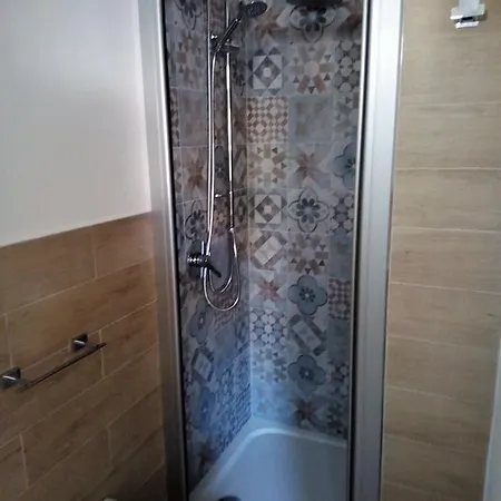 לינה וארוחת בוקר Maricla מרינלה דו סלינונטה